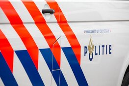 Bromfietser (19) met passagier negeert stopteken en vlucht door centrum Zaandam
