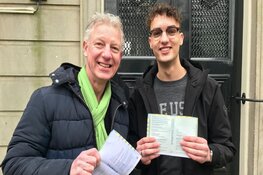 Vader en zoon Zaal brengen samen hun stem uit: "We stemmen zeker op elkaar"