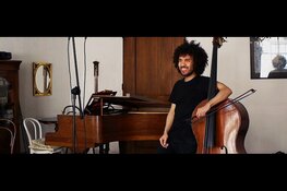 Concert prominent contrabassist James Oesi bij Klassiek aan de Zaanbocht