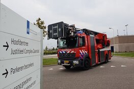 Zwaargewonde door brand in gevangenis Westzaan