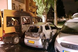 Meerdere voertuigen in de fik in Zaandam