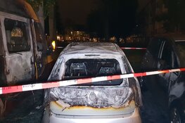 Meerdere voertuigen in de fik in Zaandam