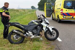 Motorrijder onderuit op N246