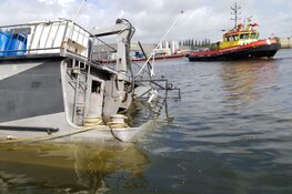 Partyboot in Zaandam onder water gelopen na storm