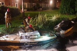 Boot in brand in Zaandijk