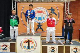 Broer en zusje uit Poelenburg schitteren op open Nederlandse jeugdkampioenschappen karate in Almere