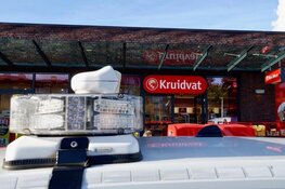 Kruidvat in Zaandam overvallen door twee jongens: medewerker gewond