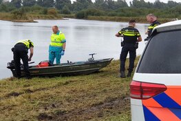 Bootje stuurloos in Guisveld