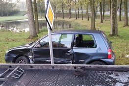 Veel schade bij botsing Oostzaan