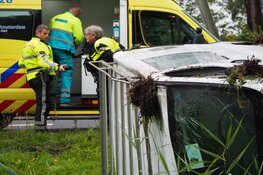 Bestelbus crasht langs A7