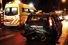 Gewonde en veel schade bij botsing Kepplerstraat