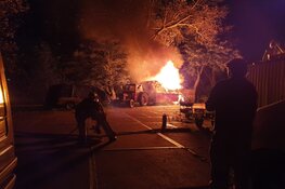 Caravan uitgebrand; huisdieren overleden