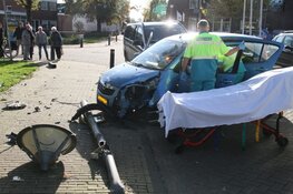 Oude automobilist verliest controle