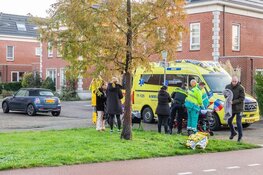 Ongeval met auto elektrische fiets in Assendelft, vrouw zwaargewond