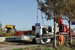 Spuitboorkraan gekanteld in Krommenie