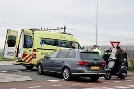 Vrouw op scooter aangereden in Wormerveer
