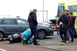 Vrouw op scooter aangereden in Wormerveer
