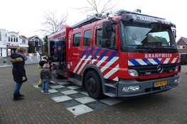 Brandweer Wormerveer in actie voor de voedselbank