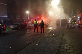 Zaanse brandweer na bekogeling met zwaar vuurwerk: "Buitengewoon ernstig"