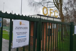 Gemeente Oostzaan sluit complex van voetbalclub OFC