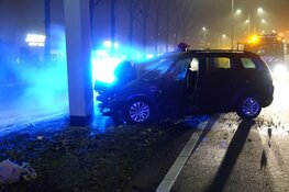 Automobilist ernstig gewond in Zaandam