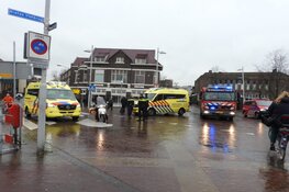Persoon uit water gehaald in Zaandam