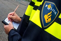 Man probeert boterhammen agenten te stelen na krijgen bekeuring voor overlast