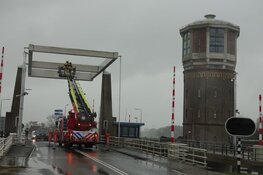 Verlichting brug los gewaaid