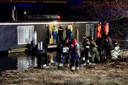 Hulpdiensten zoeken in Assendelft naar mogelijk te water geraakt persoon