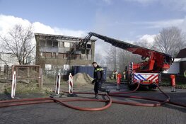 Brand in slooppand Zaandam