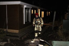 Brand op woonboot Westzaan