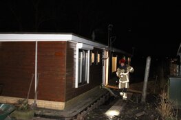 Brand op woonboot Westzaan