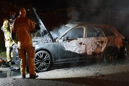 Auto in brand in Zaandam