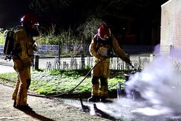 Scootmobiel brandt uit in Assendelft; vermoedelijk aangestoken