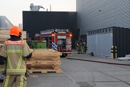 Middelbrand bij gebouw in Zaandam