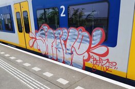 Graffitispuiters slaan weer toe op NS-station Wormerveer