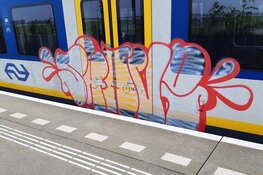 Graffitispuiters slaan weer toe op NS-station Wormerveer
