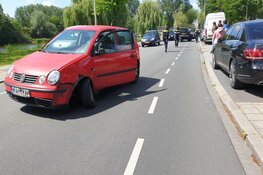 Aanrijding in Zaandam: wielen schieten uit de as