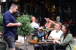 Volop genieten bij heropenen terrassen op de Dam