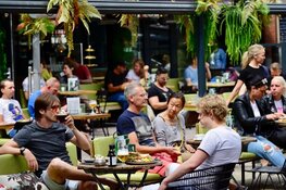 Volop genieten bij heropenen terrassen op de Dam