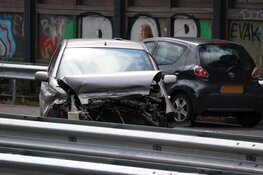 Twee gewonden bij zwaar ongeluk op A8: snelweg richting Amsterdam dicht