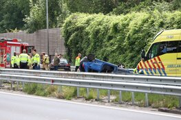 Twee gewonden bij zwaar ongeluk op A8: snelweg richting Amsterdam dicht