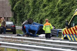 Twee gewonden bij zwaar ongeluk op A8: snelweg richting Amsterdam dicht