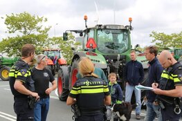 Boerenprotest bij distributiecentra AH en Aldi