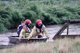Veel rook door brandende hut in Oostzaan