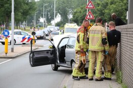 Ongeval met twee auto&#39;s op Koningin Julianaweg
