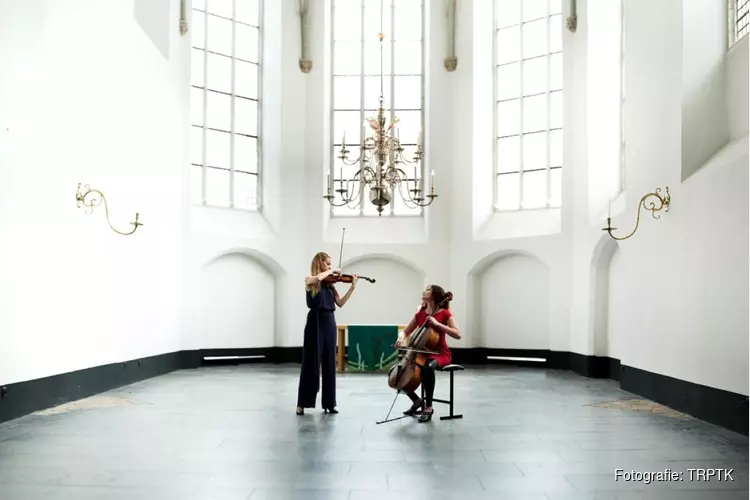 Merel Vercammen Maya Fridman live tijdens bijzonder concert bij Puur AVD in Oostzaan