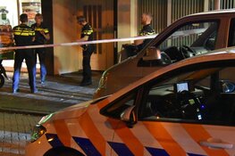 Politie lost waarschuwingsschot bij aanhouding gewapende verwarde verdachte in Zaandam