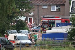 Fikse brand legt garageboxen in Zaandam in de as