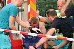 Fikse brand legt garageboxen in Zaandam in de as